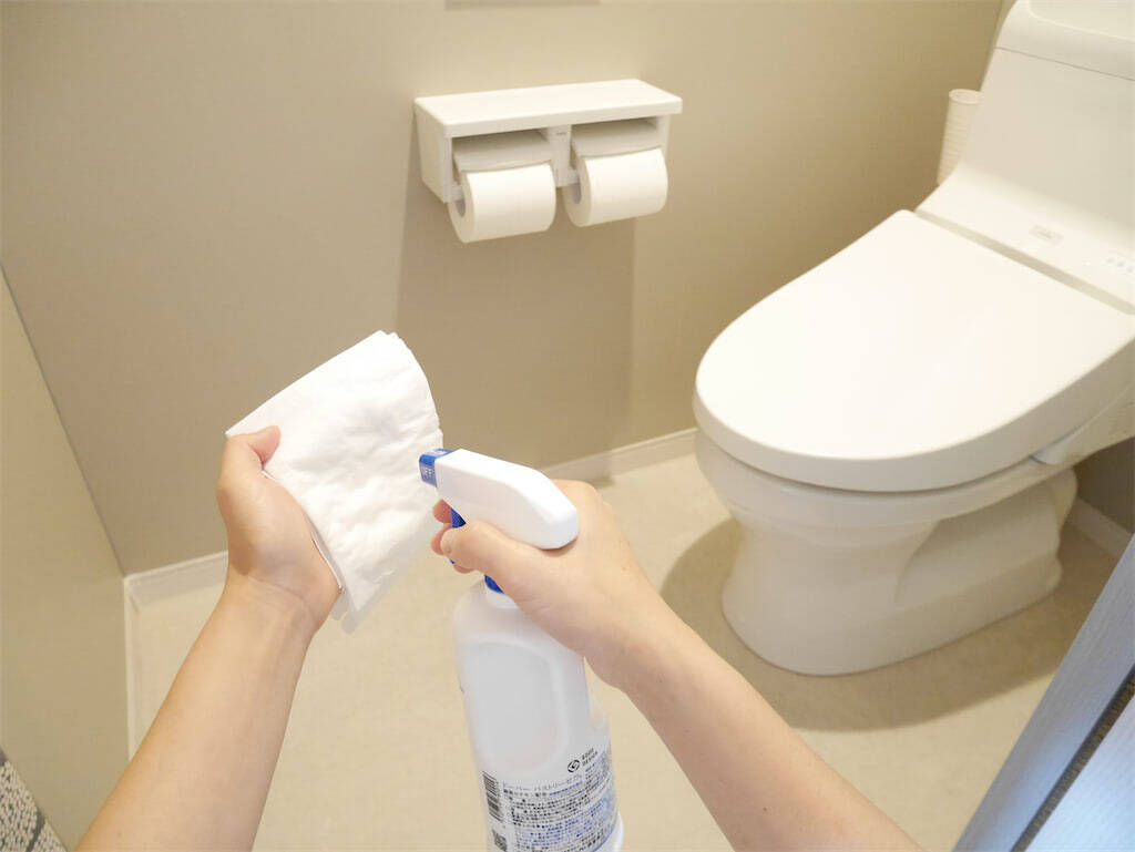 風呂掃除の裏ワザ４つ！カビやぬめりを防ぐためにできること - くらしのマーケットマガジン