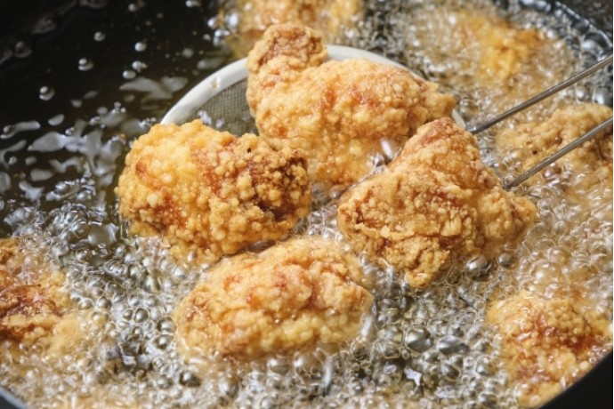 揚げ物を食べると太る理由とは？ダイエット中に食べるときのコツも解説HEALTH MAGAZINE