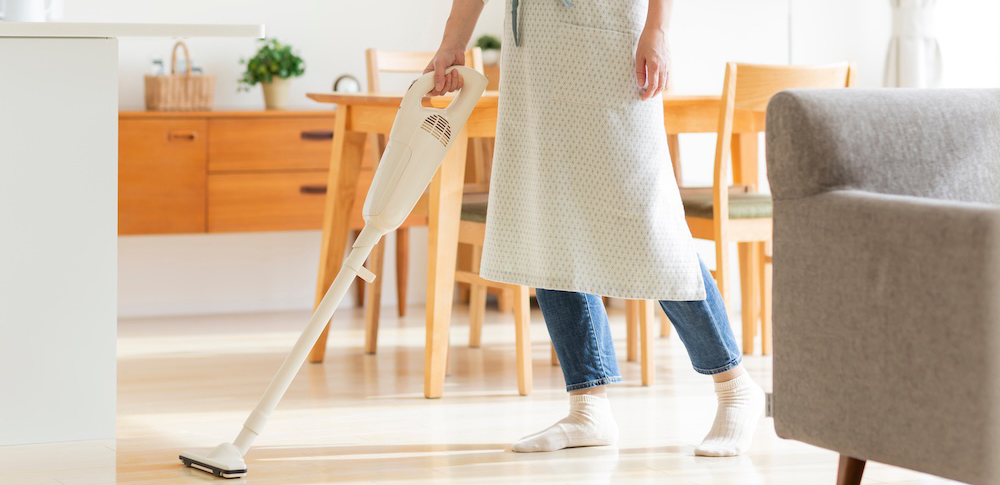 夢占い 掃除の夢の意味は？ ほうきで掃除、トイレを掃除などシーン別暗示22選「マイナビウーマン」