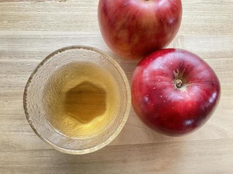 薬学博士監修 話題の『リンゴ酢洗顔』とは？気になる効果＆やり方、注意点まで詳しくご紹介 – RIMEDO