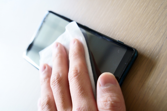 スマホの画面はなぜバキバキに割れる？その割れ方をシミュレーションで再現してみた。じつはこれ世界初の快挙なんです！JAMSTEC BASE