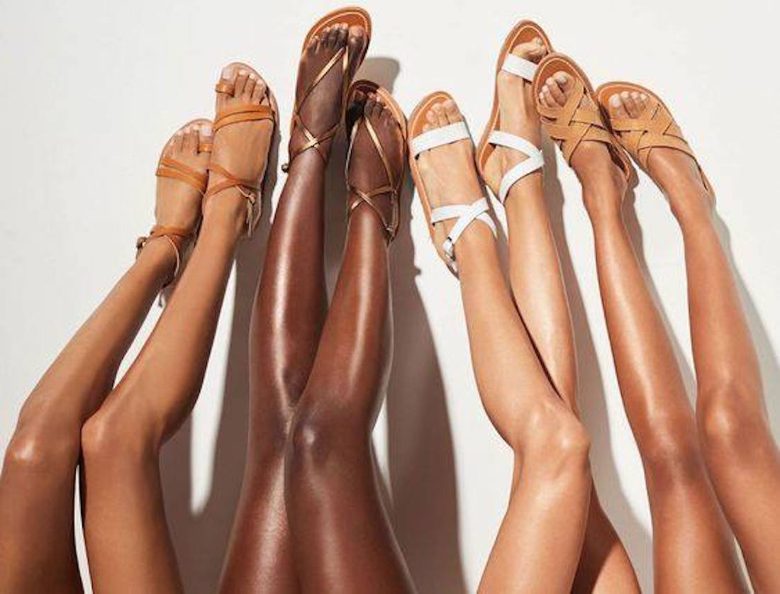 マニキュア 若い女性の足の指の写真素材FYI00461393ストックフォトの Qlean Market キュリンマーケット