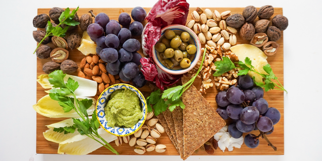 ゼリー ミニッツメイド ぷるんぷるん Qoo ぶどう 125g 30本入 コカ・コーラ クー パウチ飲料 ゼリー飲料 ブドウ 葡萄 グレープ おやつ子ども ヘルシー ダイエット 低カロリー 備蓄 防災 非常食 埼玉県 嵐山町 詰め合わせ フルーツ 飲み物埼玉県嵐山町セゾンの