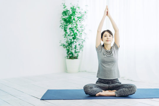 200+ ヨガの写真4KUnsplashで無料画像をダウンロード