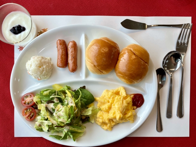 Amazon.co.jp: ダイエット&糖尿病予防に効く! 簡単レシピで血糖値をコントロール「お医者さんが考えた痩せる朝ごはん」 eBook :大塚亮, 中井エリカ, ナチュレライフ編集部: 本