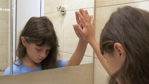 近畿地方のある場所について』『IT』など、近年の大ヒットホラーの傾向は？注目作『カラダ探し THE LASTNIGHT』のポジションを考察！最新の映画ニュースならMOVIE WALKER PRESS