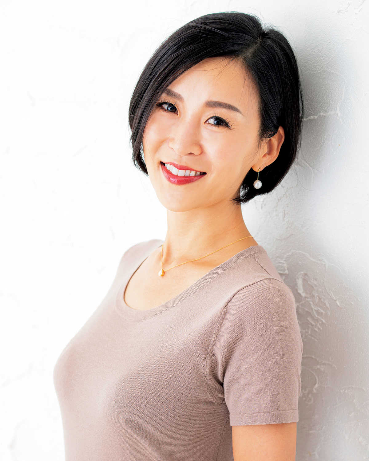 経営者ストーリーズ 第23章・今村知恵さんのストーリー～宝石販売から歯科医師へ。社会人経験が活きていること - YouTube