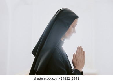 シスターの祈りのイラスト素材3596204- PIXTA