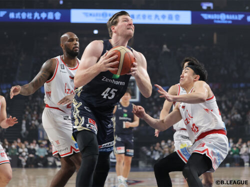 Bリーグ10年目の開幕 「沖縄愛」を胸に琉球のリング下で体を張るジャック・クーリー 「キングスのファンは世界一だよ」2ページ目webSportivaスポルティーバ