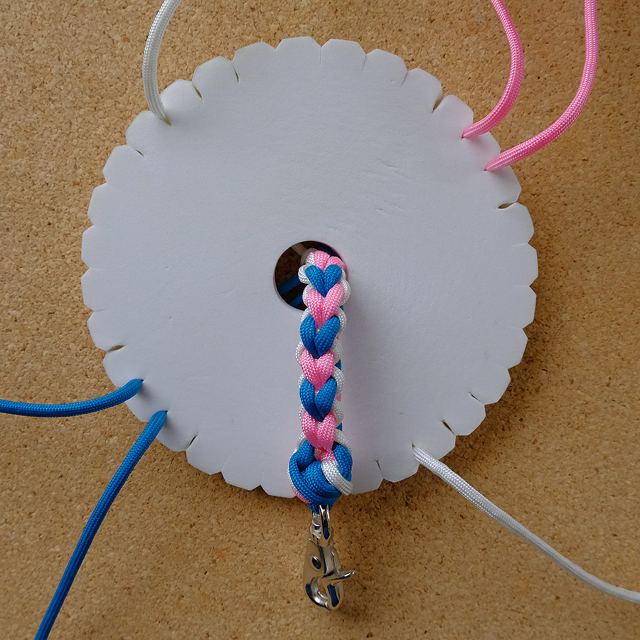 ラブラブ編みの編み方・結び方 可愛い ハート型の編み目