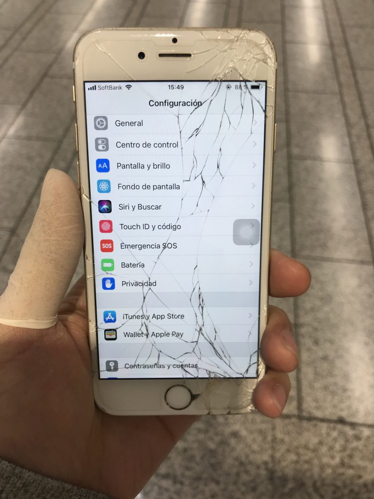 スマートフォンの画面が割れてしまう原因と対策