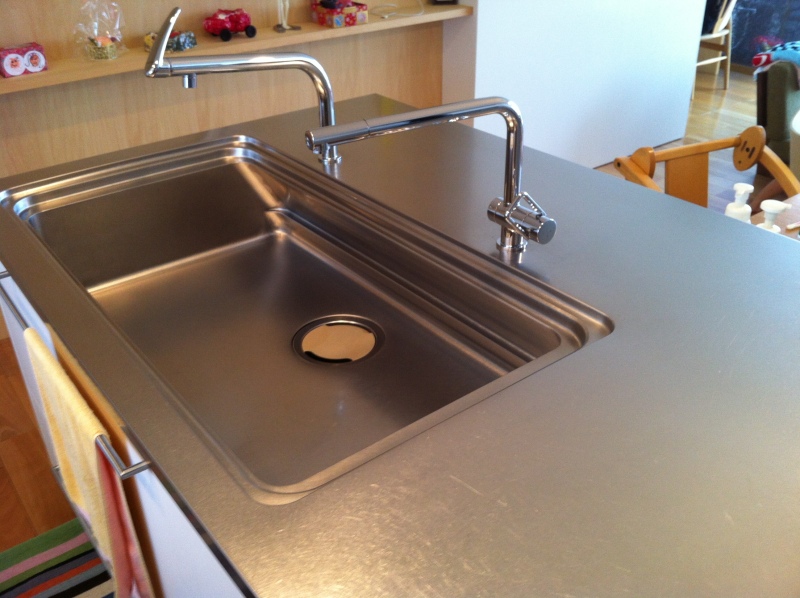 Kitchen counterTough stains on stainless steelHow to make it so cleanit reflects light - YouTube