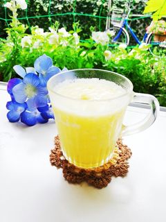 パイナップルジュース：成分、効用と害、レシピ