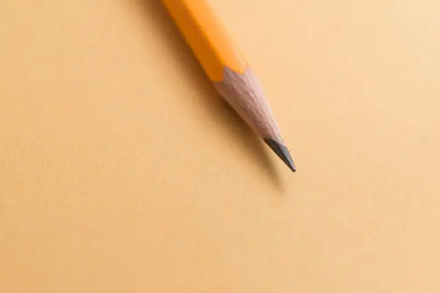 おりものが臭いのは病気？ニオイの原因・対策と病院に行くべきケースを解説wakanote