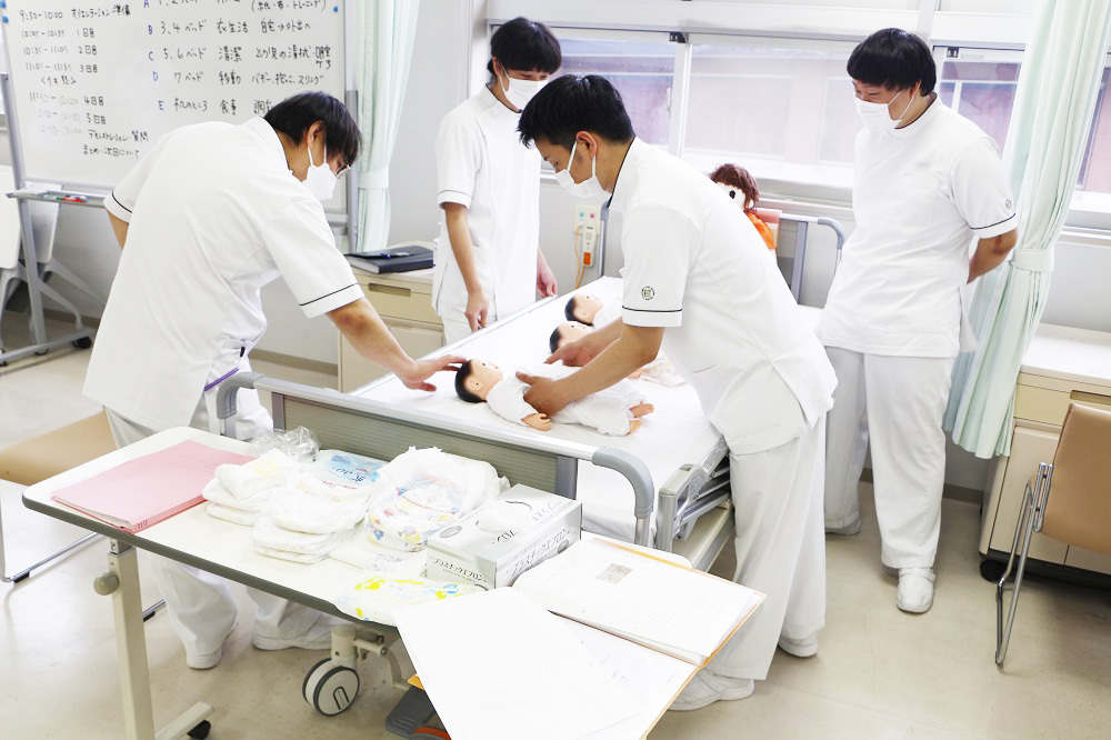 おむつ交換手順、交換頻度、観察項目ナース専科