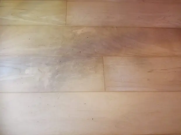 フローリングにカビ？！ カビ・シミを除去し補修して全く分からなくなりました！ 大阪府豊中市住宅キズ補修・リペア補修施工大阪のオカショウ・リテック