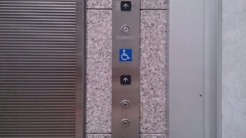 身障者用エレベーターの話 - レビューマジック