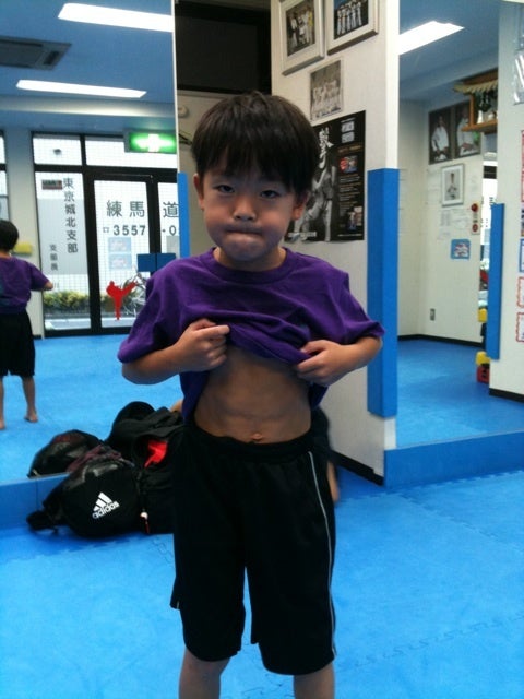 9月の試合に向けて家トレ🥊 腹筋割れたいらしい 俺も😅キックボクシングジュニアキックボクシングキッズボクシングジュニアボクシングキッズ