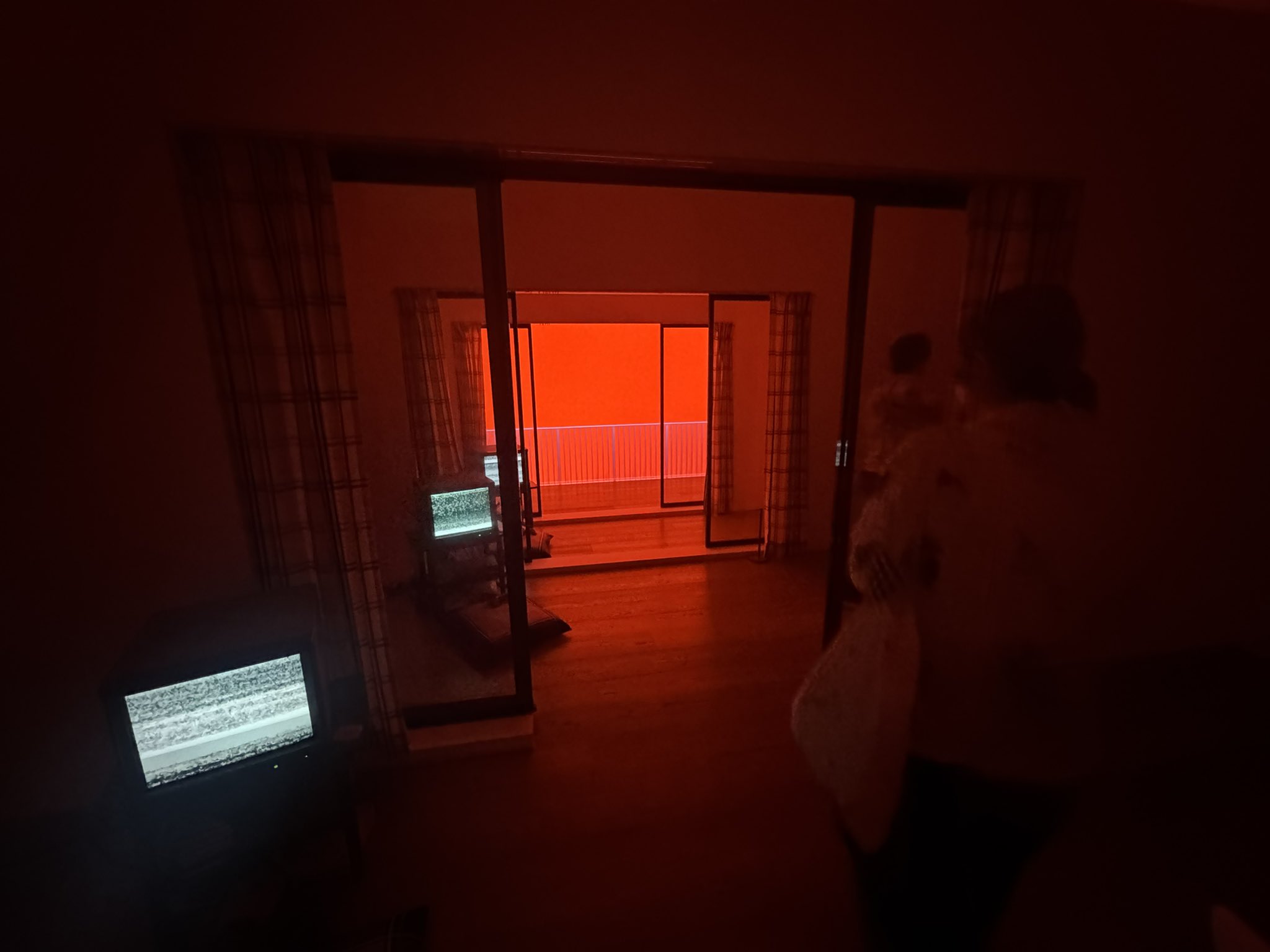 海外「この終末感は美しすぎるな！」日本人が撮ったまるで時が止まったような駅の写真が凄いと話題に 海外の反応: 翻訳のゴリ