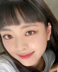 丸顔で顔が大きいです。 - 姫カットかウルフにしたいです。迷っています。ど- Yahoo!知恵袋