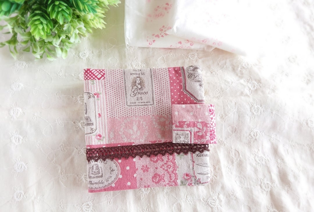 移動ポケット ポシェット 学校1日分の生理用品が入る サニタリーポーチ 166