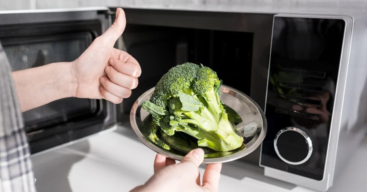 新常識！ブロッコリーを茹でる必要なし