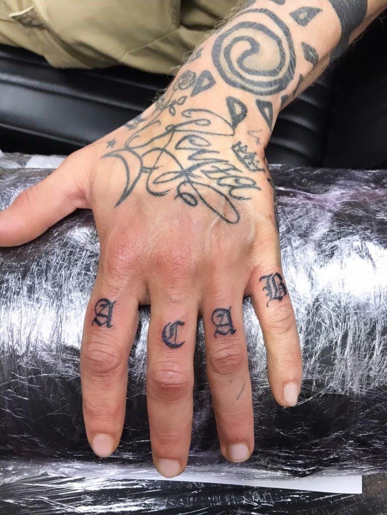 今人気のタトゥーシールとは？？を詳しく解説！メンズアクセサリー専門店 Red Diceレッドダイス