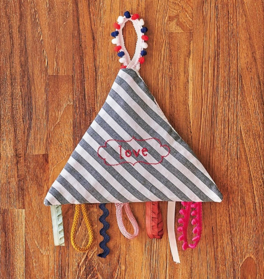 無料型紙 赤ちゃん用リストラトルの作り方♪うさぎのベビーガラガラ。手縫いで簡単にハギレでできる、初心者さん向けゆっくり解説 Rabbitrattle for babies ♪