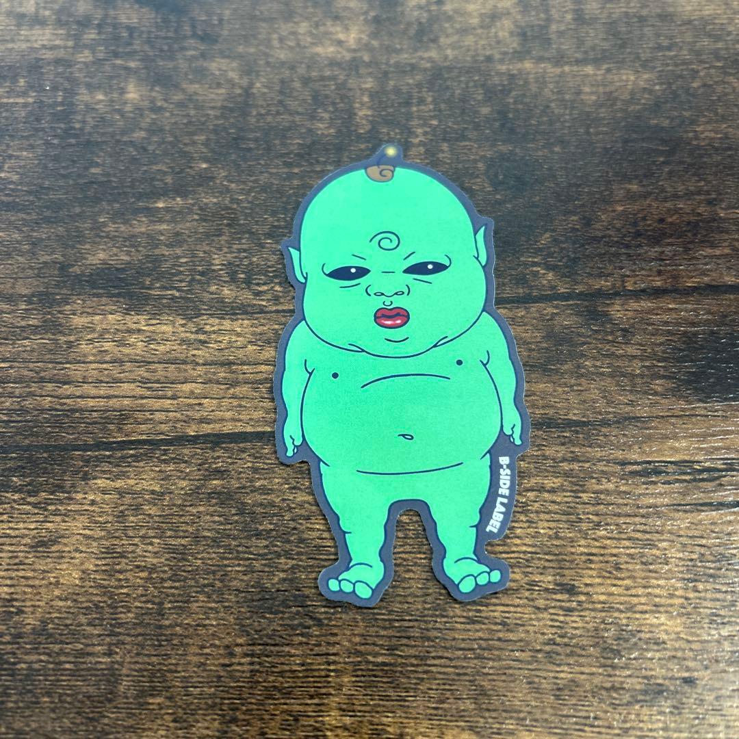 きもい宇宙人ステッカー - メルカリ