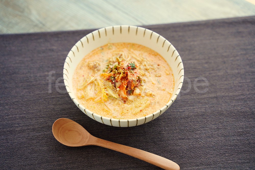 豚肉ともやしと豆腐のキムチスープ 旨辛、あったまる