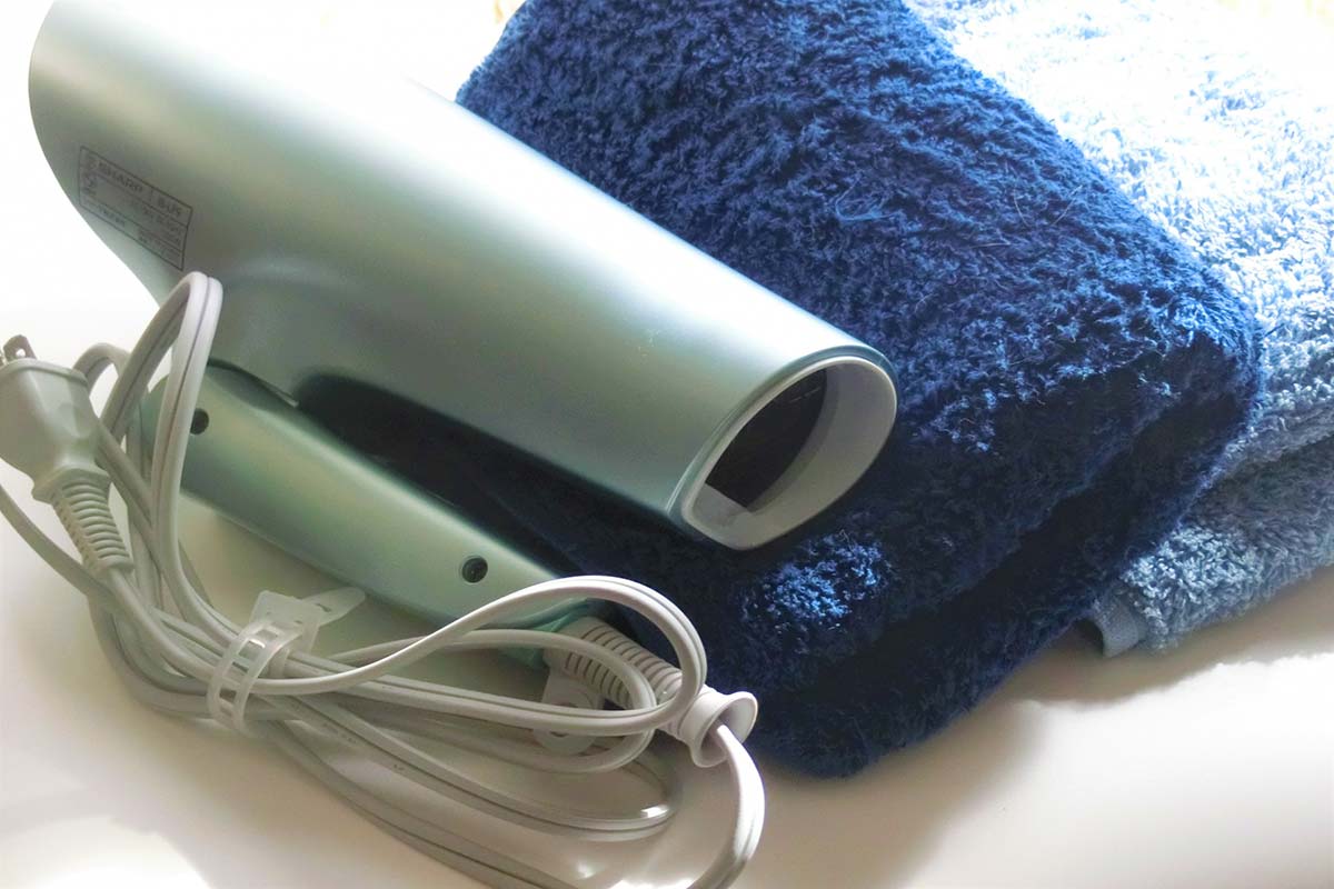 コードのごちゃごちゃもすっきり解決！ドライヤーの収納実例のまとめHOUSTO おウチの収納.com