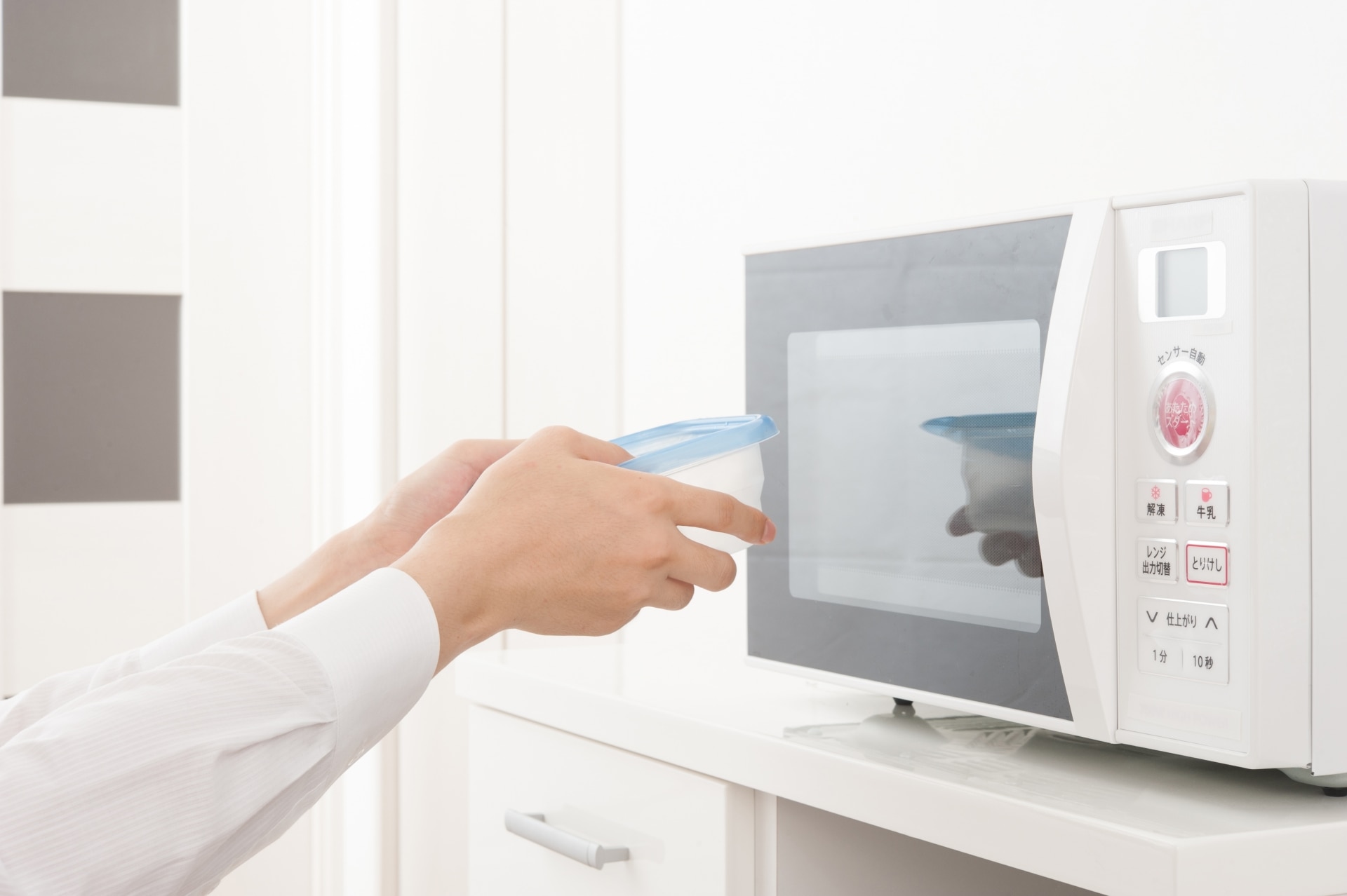 電子レンジの悪臭を消臭する7つのアイテムと消臭方法まとめnorox ノロックスウイルス・ニオイ・花粉対策に次亜塩素酸水ノロックス