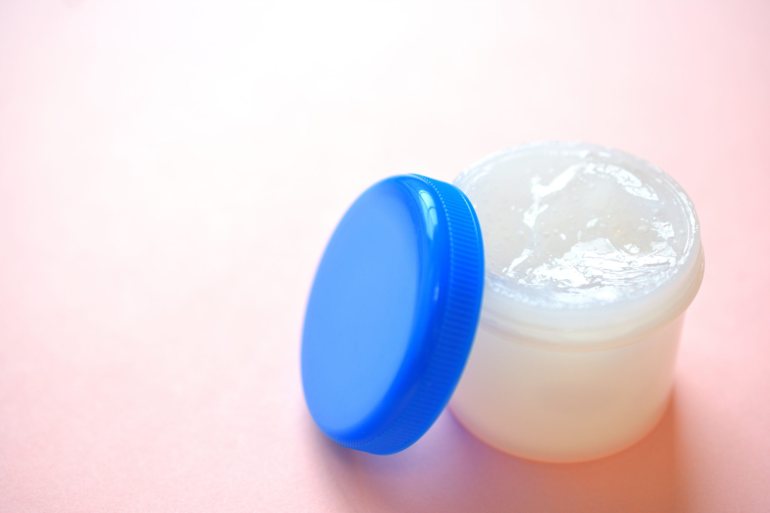 ワセリンで毛穴の黒ずみ・角栓は改善できる？開き毛穴を悪化させないケア方法ハダメディア by BIHADADO.TOKYO