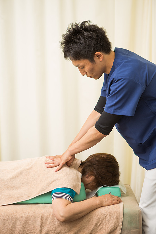 自分でできる股関節の痛み解消法！筋肉別トリガーポイントのほぐし方、緩め方！自分でできるボディワーク