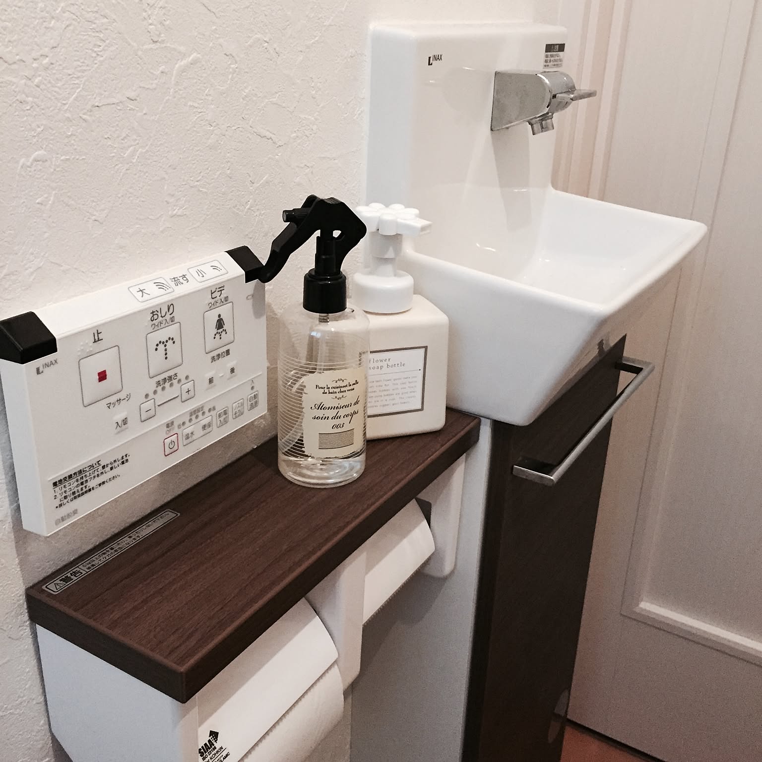 セリアで発見！ぜーんぶ真っ白なスプレーボトルほんとうに必要な物しか持たない暮らし◇Keep Life Simple◇〜インテリアのきろく