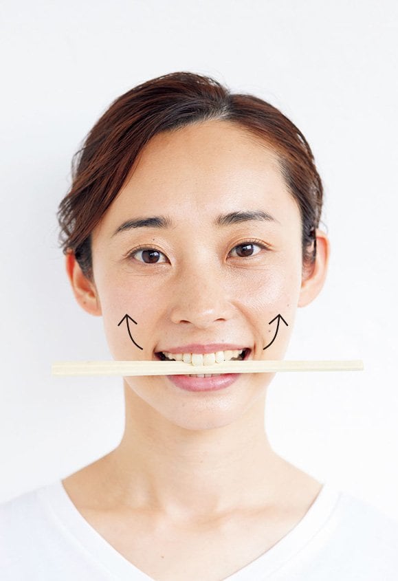 かんたん割り箸トレーニングで口角アップ！埼玉県の矯正歯科情報サイト「オルソペディア」