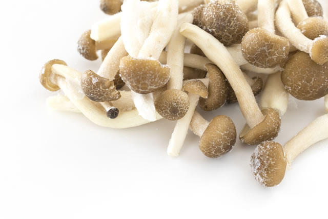 しいたけにカビのような白いフワフワ 食べても大丈夫？カビとの見分け方は？ - くふう トクバイニュース