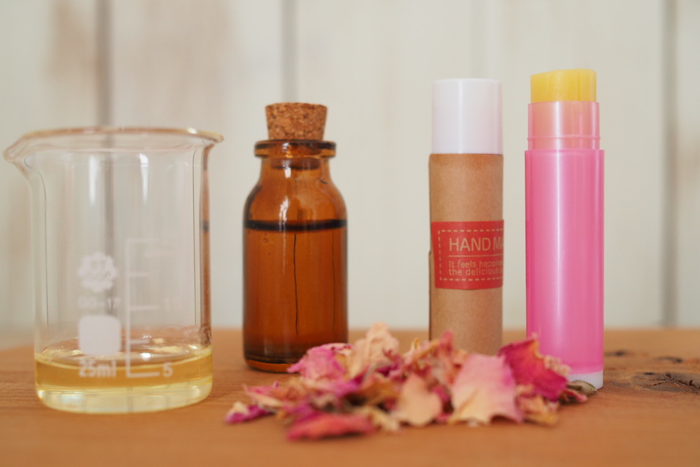 Amazon獣医師推奨 みつろう肉球クリーム My Cute Family ホホバオイル 国内手作りリップスティック1本MyCute Family爪切り・ネイルケア 通販