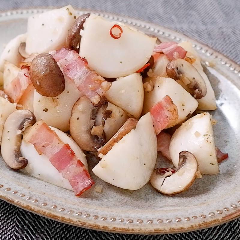 きのこに白いふわふわとしたカビのようなものが！食べても大丈夫？管理栄養士が解説ヨガジャーナルオンライン