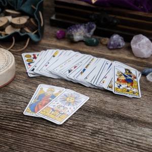 夢占い 雷の夢は宝くじ当選の暗示？目の前に落ちる夢の意味も解説 - 電話占いおすすめ情報比較サイトキャラミル研究所