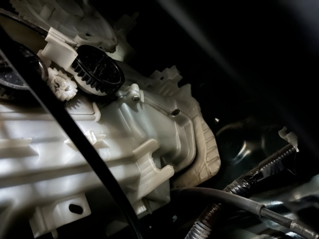 上下風向ルーバー・左右風向ルーバー・吹出口のお手入れ方法 AY-Jシリーズお手入れエアコンサポート・お問い合わせ：シャープ