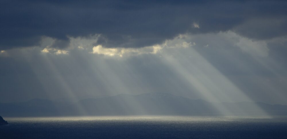雲の切れ間から射す光」を英語で！さかもん＠未来を共創する挑戦者
