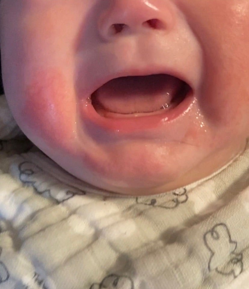 赤ちゃんの乳歯が生える過程と姉妹の歳の差TikTok