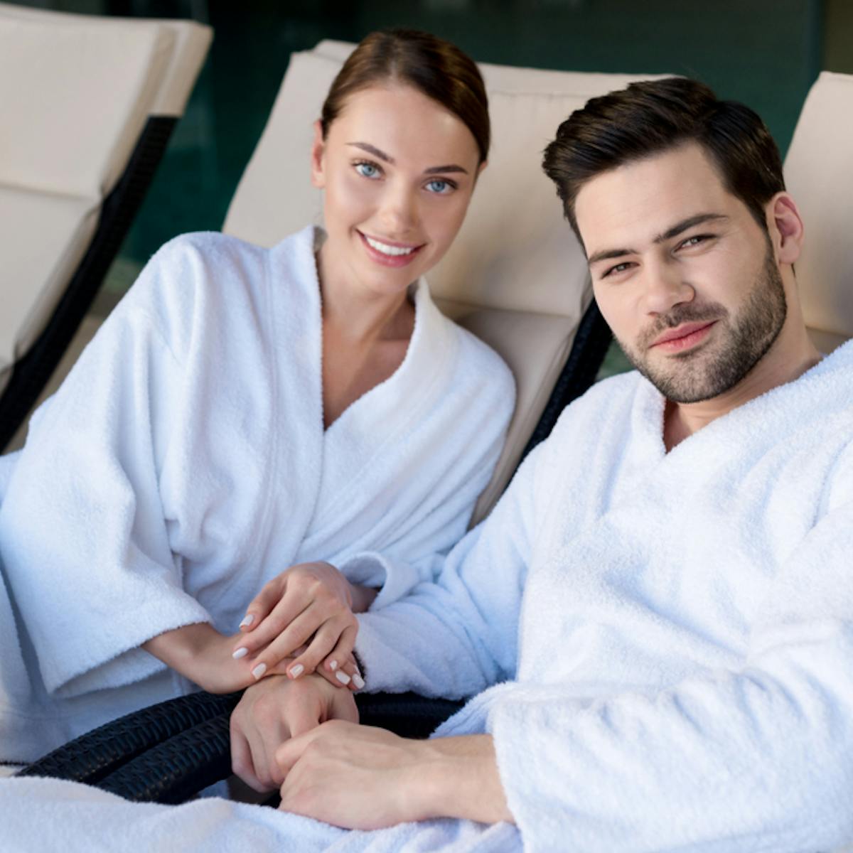 温泉デートは一緒に入るだけじゃない！男性が「したい」イチャイチャ5選 - 女子旅プレス