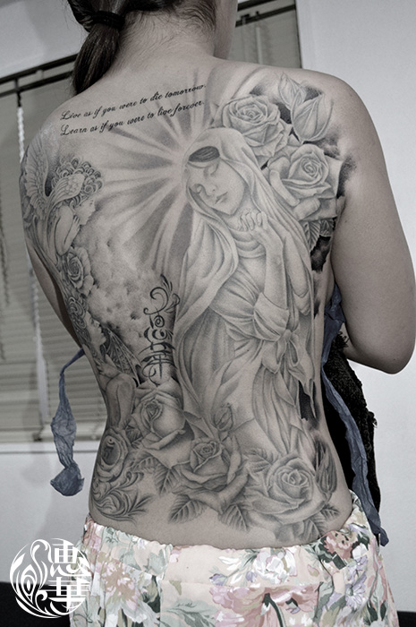 聖母マリアのタトゥーの意味は？天使やスカル、合掌のデザインも紹介