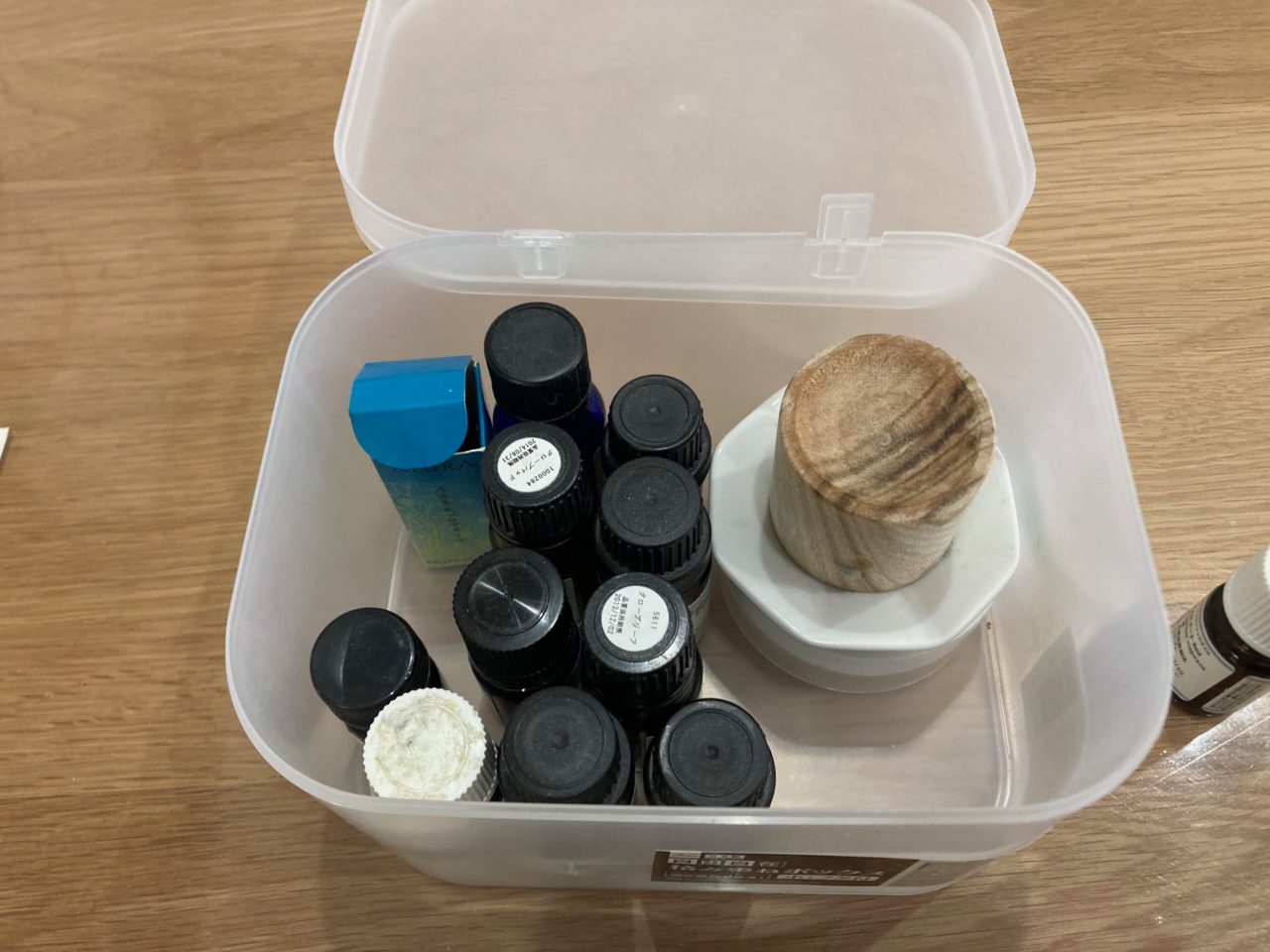 ダイソーのアロマオイルを全部試した結果・。アロマ読書術の続きポリドルフィン＠9999999万倍覚醒する哲学心理学＋書評＋音楽制作＋日記ブログ