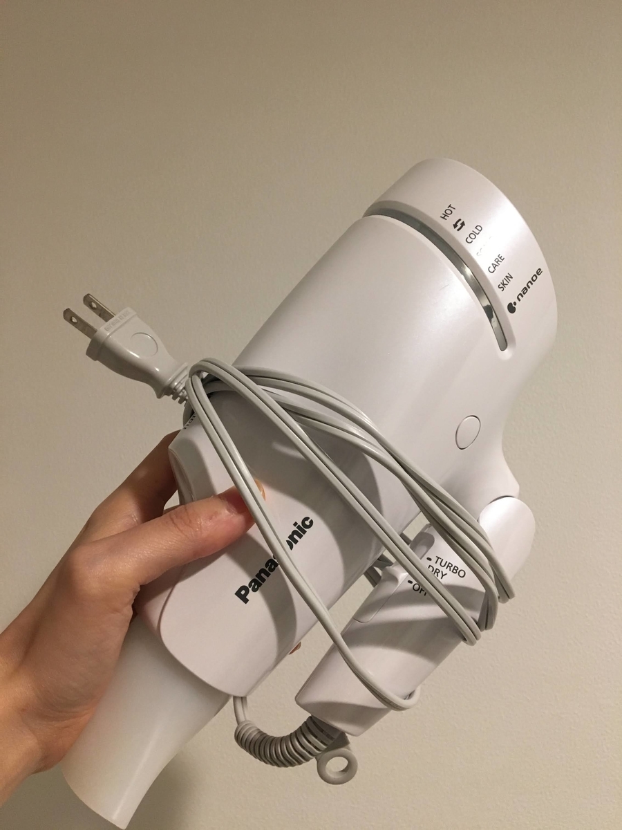 ドライヤーの収納アイデア33選！試行錯誤していたドライヤー類の収納も、しっくり気持ちよく整う！サンキュ