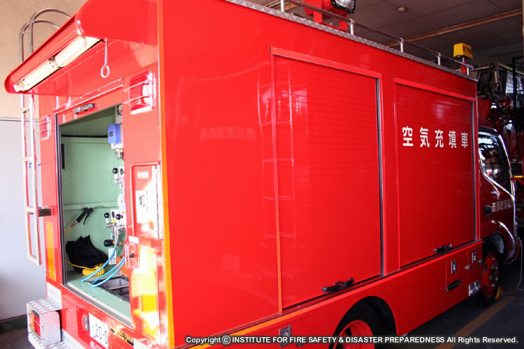 隆起印刷で、見える子も見えない子もいっしょに楽しめる「ゆびあそび」の絵本『てんじつきさわるえほん ぼうけんしよう！』6月3日 月 発売株式会社偕成社のプレスリリース