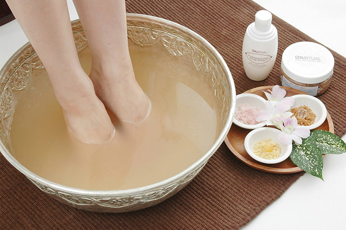 楽天市場 フットカート フットネイル台 防水 フットケア キャスター付き フットバス ワゴン 高さ調節可 ネイルサロン エステサロン ネイル用品 ネイルサロンエステサロン キャスターロック ペディキュア 幅50cm ホワイト : セブンショップ楽天市場店