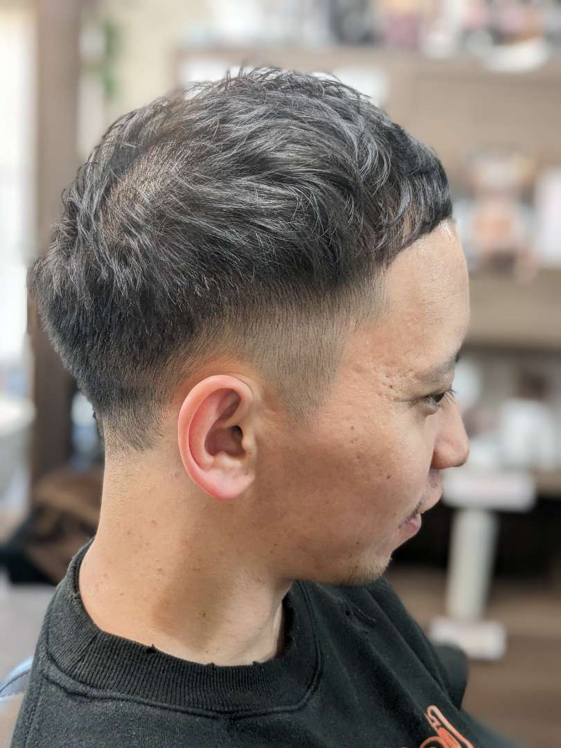 メンズ向け 薄毛が目立たない髪型を紹介！ショートなどかっこいいヘアスタイルを厳選 薄毛に悩む男性の為の美容室ならRELIVE - 薄毛 に悩む男性のための完全個室美容室